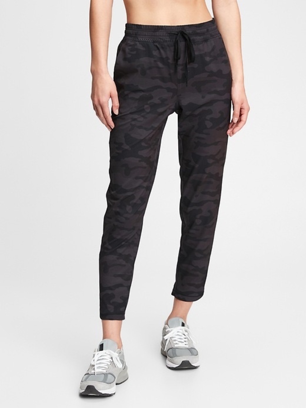 GAP gapfit Black Camo Drawstring Joggers Womens size small with pockets